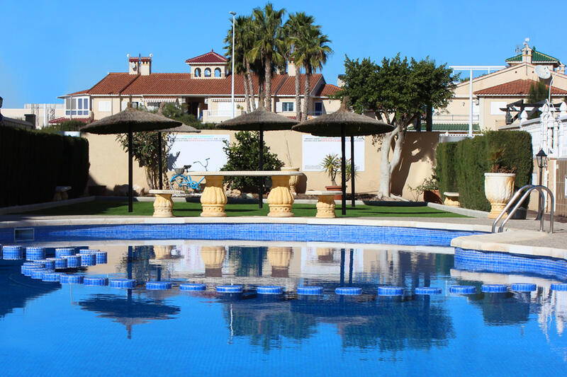 Villa till salu i Playa Flamenca, Alicante