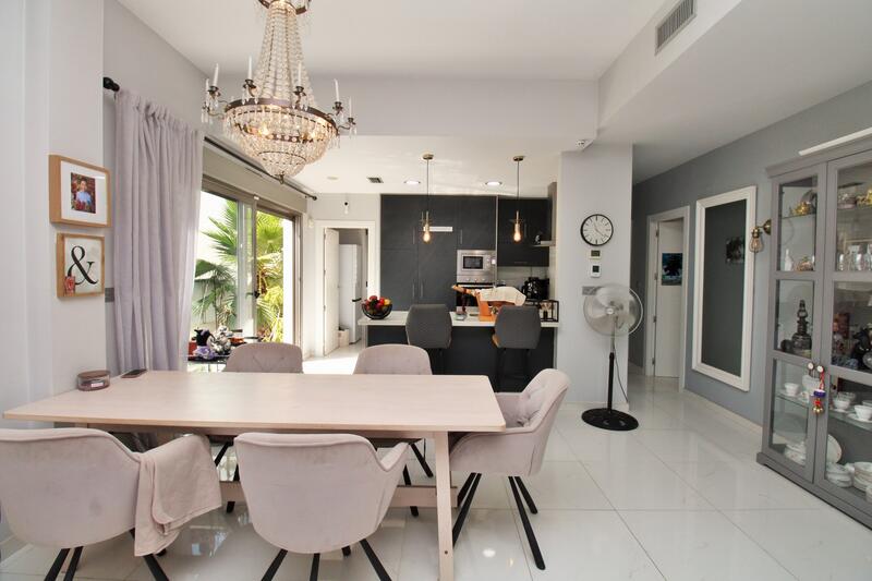 5 bedroom Villa for sale