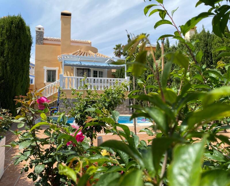 Villa til salgs i Cabo Roig, Alicante