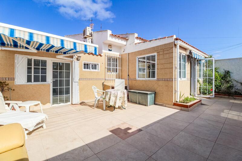 вилла продается в Torrevieja, Alicante