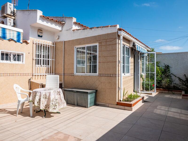 2 Cuarto Villa en venta