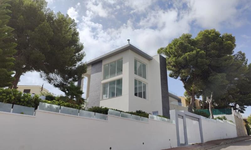6 bedroom Villa for sale