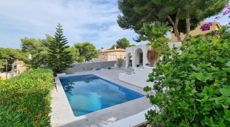 6 bedroom Villa for sale