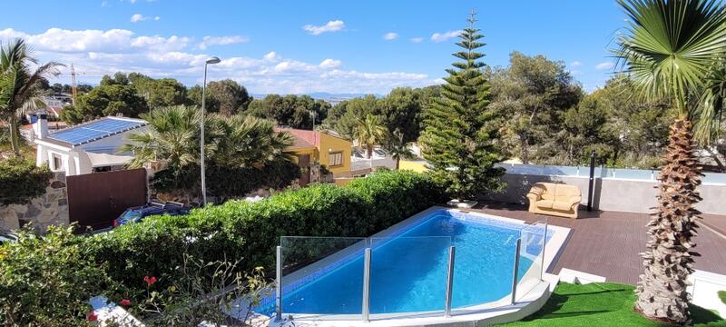 6 bedroom Villa for sale