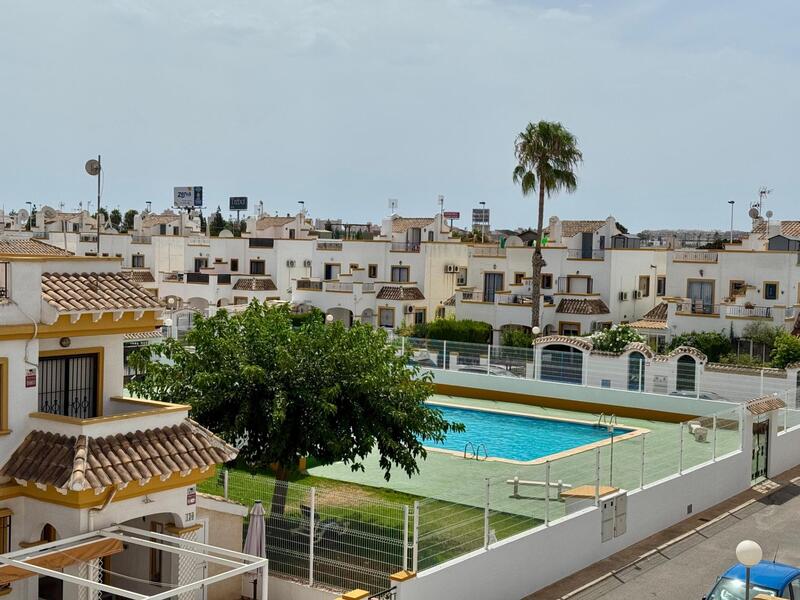 Villa zu verkaufen in Torrevieja, Alicante
