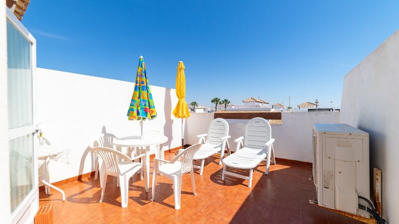 2 bedroom Townhouse for sale