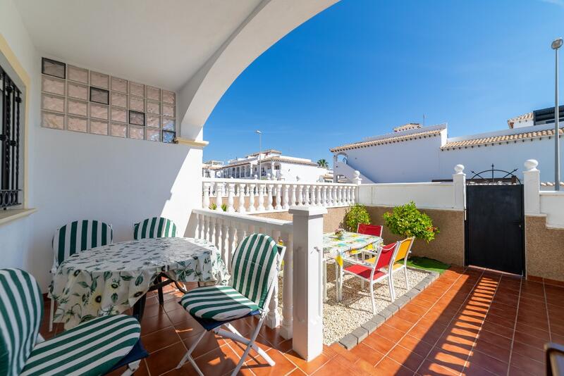 2 bedroom Townhouse for sale