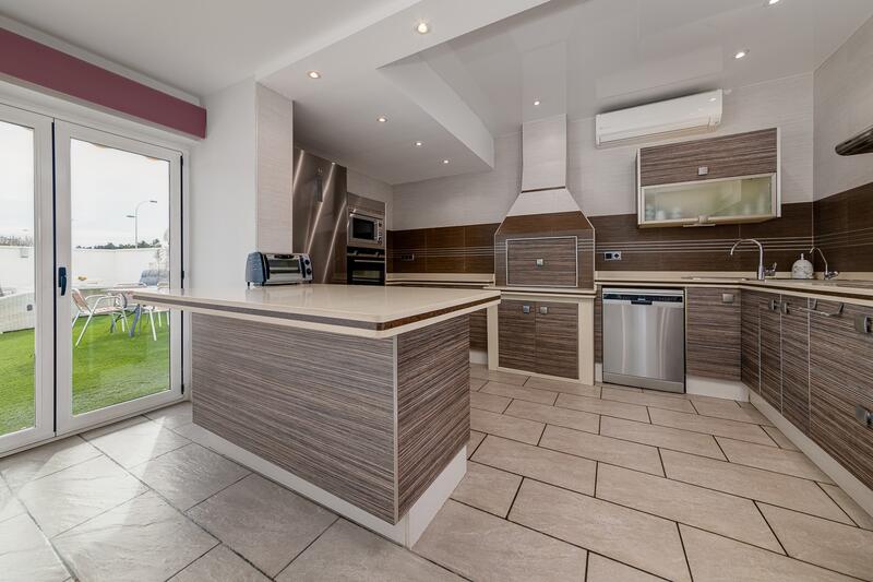 6 Cuarto Villa en venta