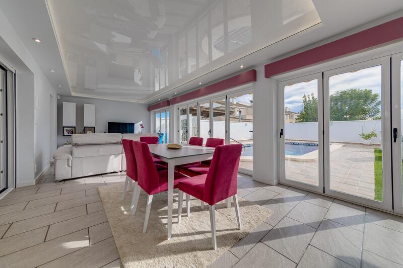 6 Cuarto Villa en venta
