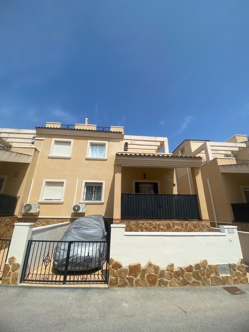 городская тюрьма продается в San Miguel de Salinas, Alicante