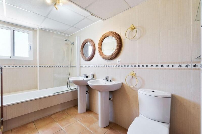 3 bedroom Townhouse for sale