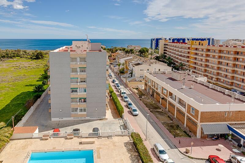 Lejlighed til salg i Punta Prima, Alicante