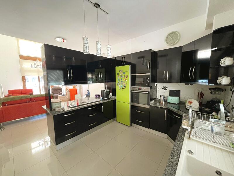3 Cuarto Adosado en venta