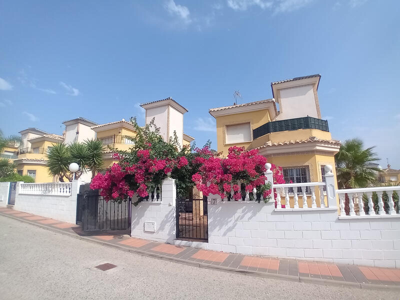 3 bedroom Villa for sale