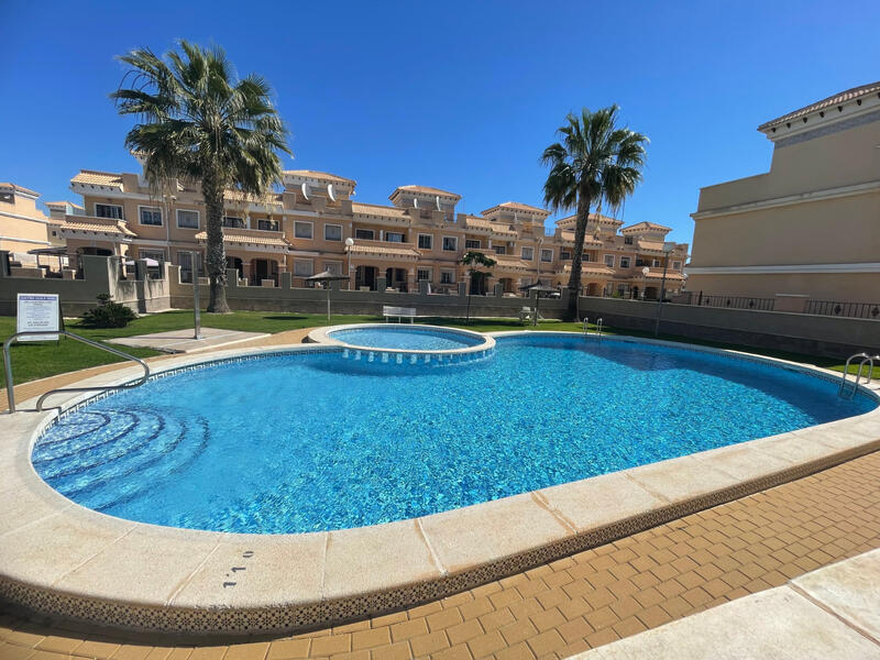 Byhus til salg i Villamartin, Alicante