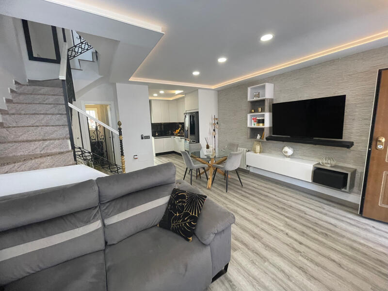 3 bedroom Townhouse for sale