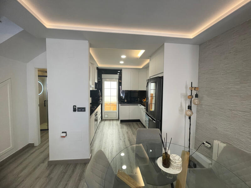 3 bedroom Townhouse for sale
