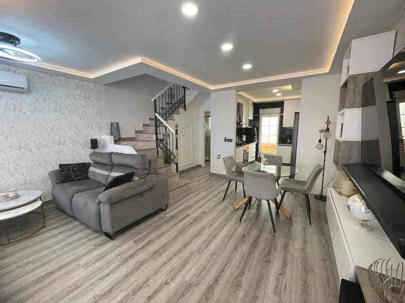 3 bedroom Townhouse for sale