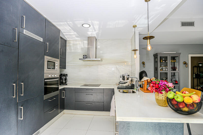 5 bedroom Villa for sale