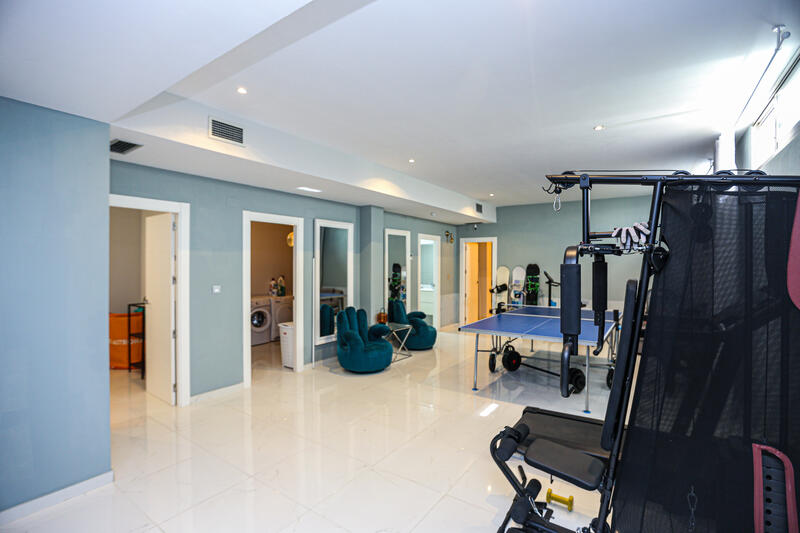 5 bedroom Villa for sale