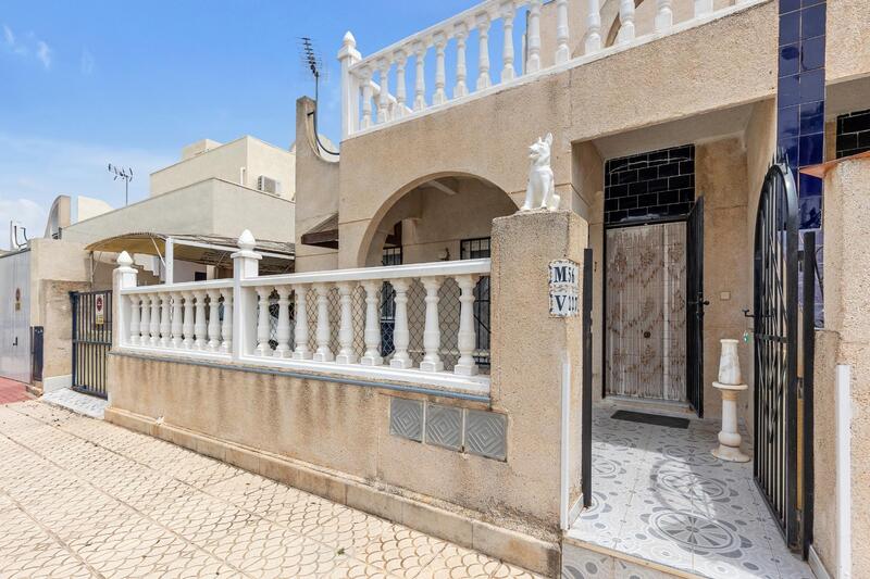 2 bedroom Townhouse for sale