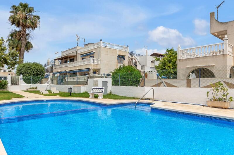 2 bedroom Townhouse for sale