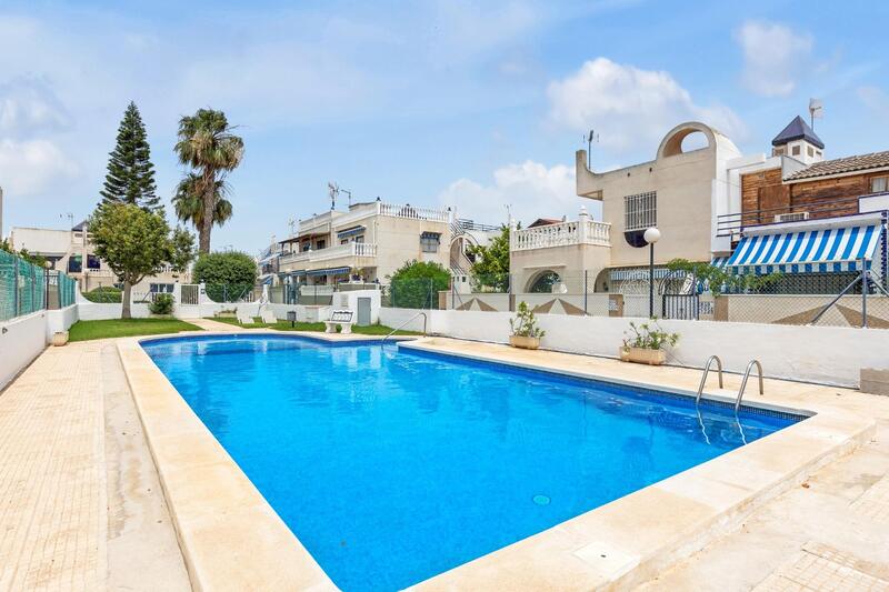 2 bedroom Townhouse for sale