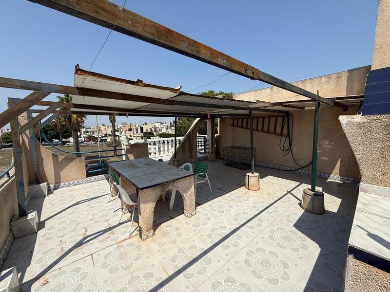 2 bedroom Townhouse for sale