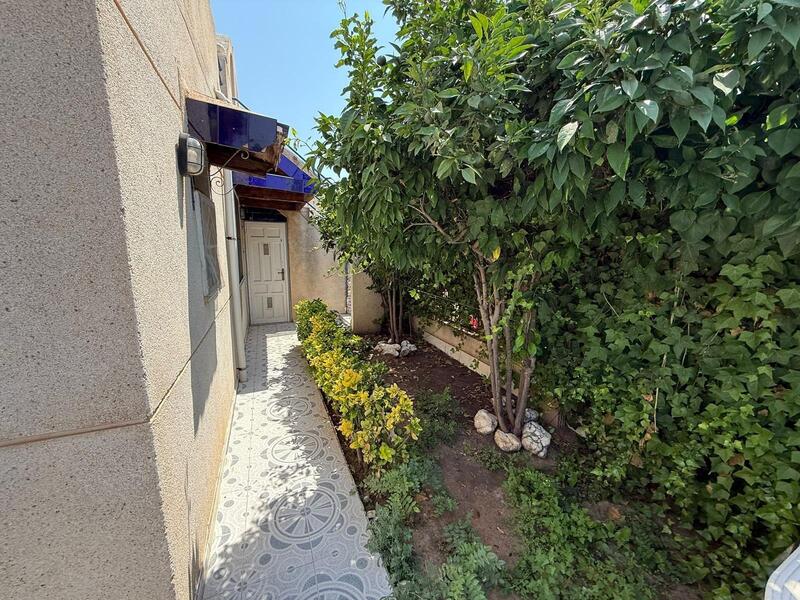 2 bedroom Townhouse for sale