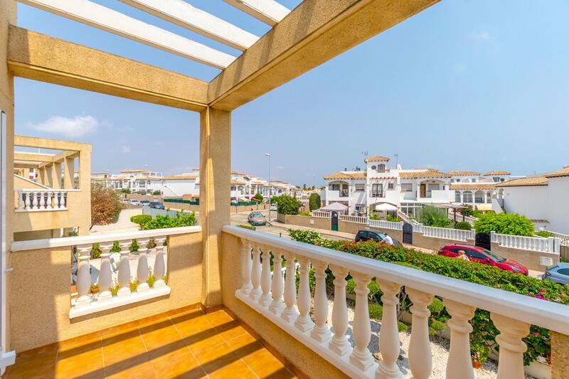 3 bedroom Townhouse for sale