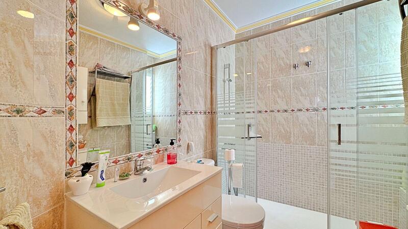 2 slaapkamer Appartement Te koop