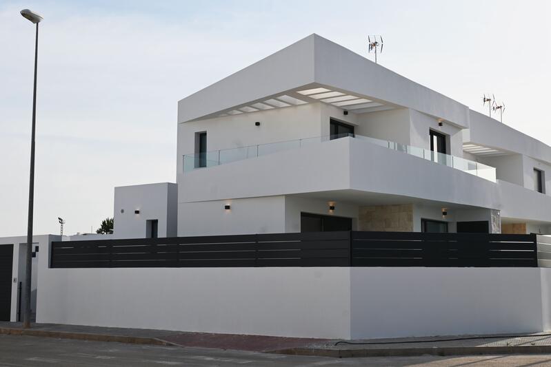 Villa for sale in Dolores, Alicante