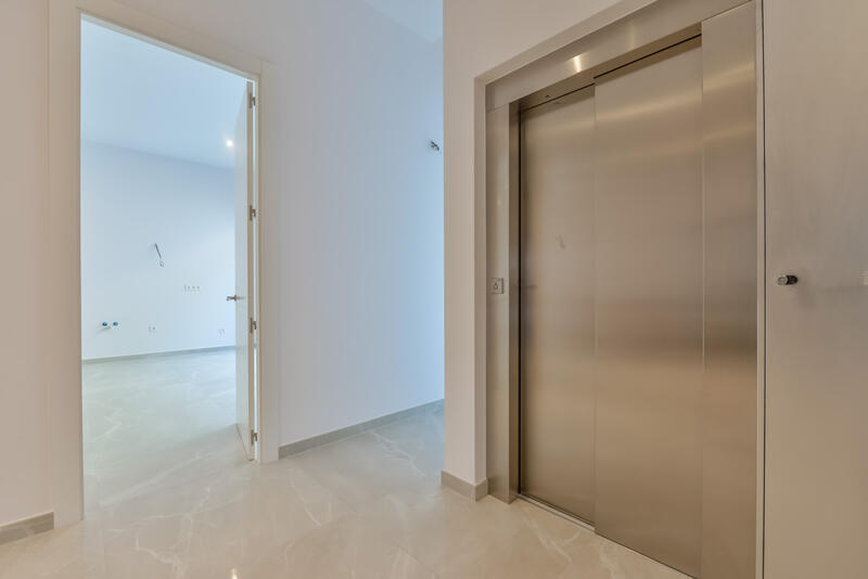 8 bedroom Villa for sale