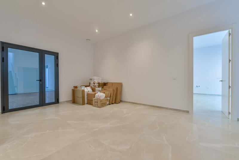 8 bedroom Villa for sale