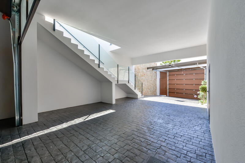 8 bedroom Villa for sale