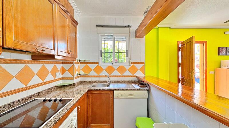 2 bedroom Townhouse for sale