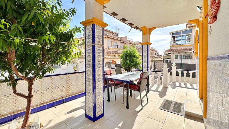 2 bedroom Townhouse for sale