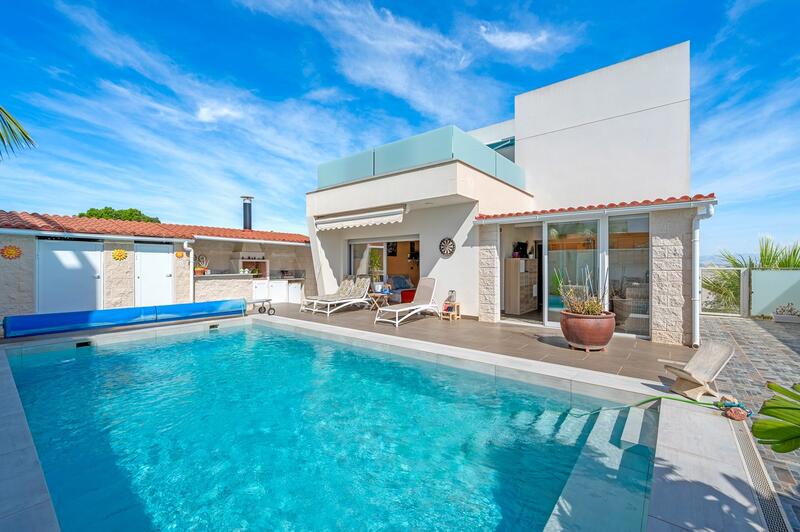 Villa Te koop in Benijófar, Alicante