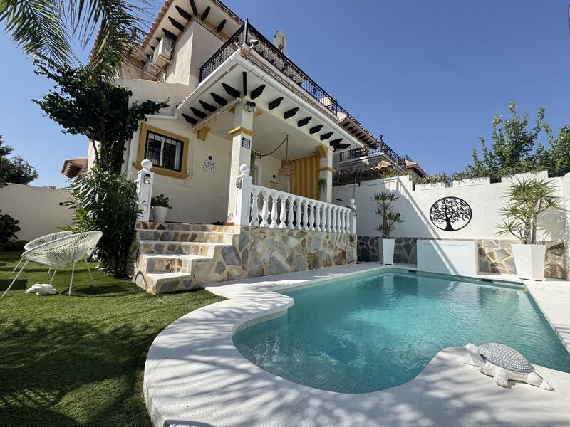 дуплекс продается в Villamartin, Alicante