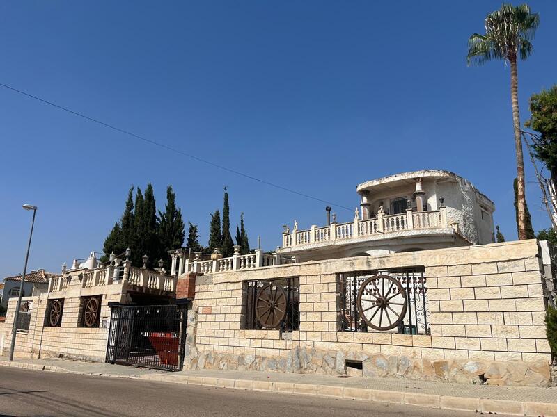 Villa til salgs i Los Balcones, Alicante