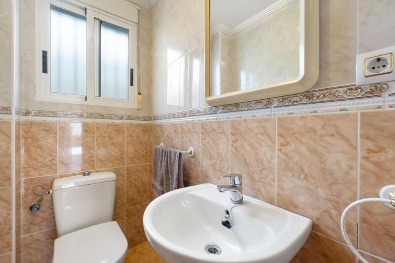 2 bedroom Townhouse for sale