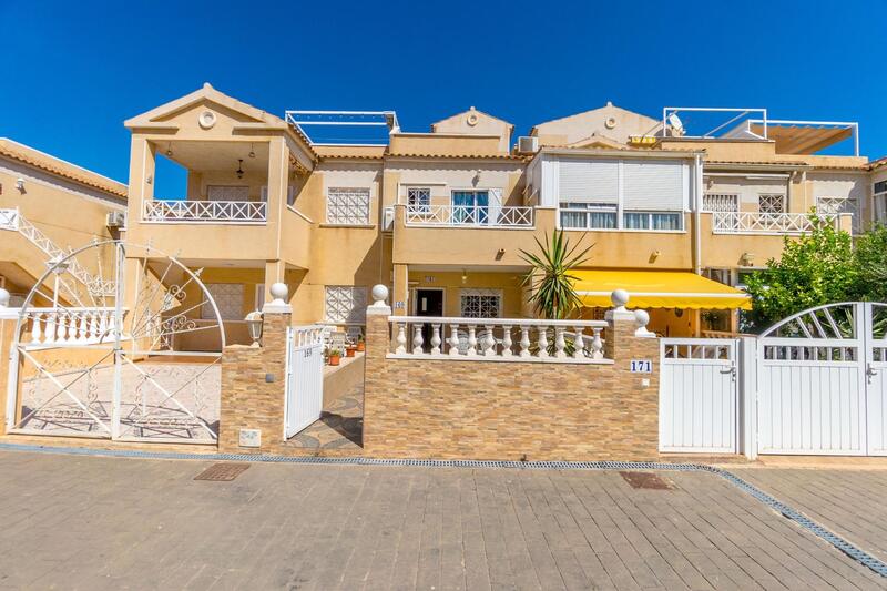 2 bedroom Townhouse for sale