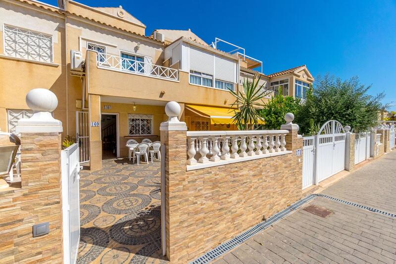 2 bedroom Townhouse for sale