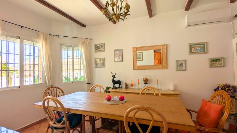 2 Cuarto Villa en venta