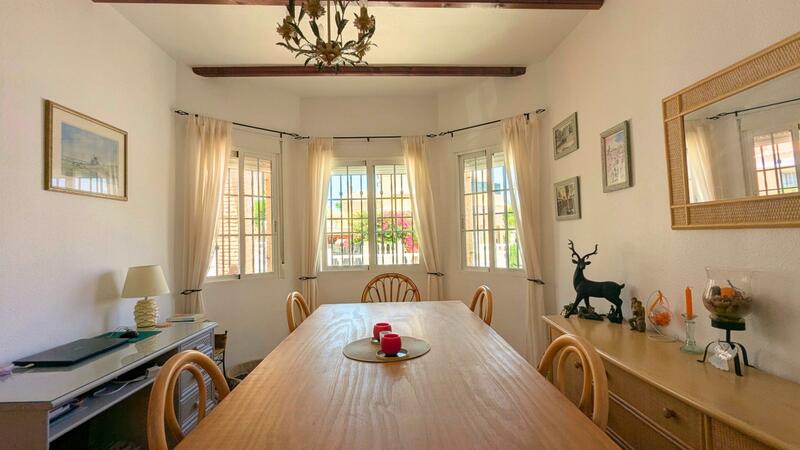 2 Cuarto Villa en venta