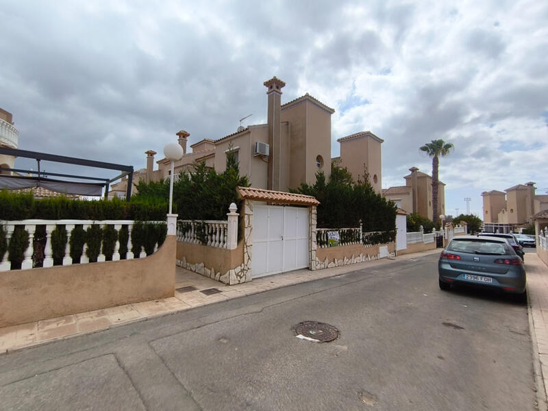 Duplex for sale in Playa Flamenca, Alicante