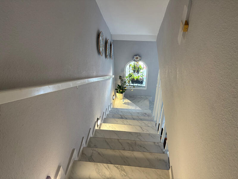 2 bedroom Townhouse for sale
