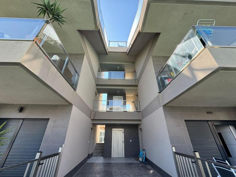 2 bedroom Apartment for sale
