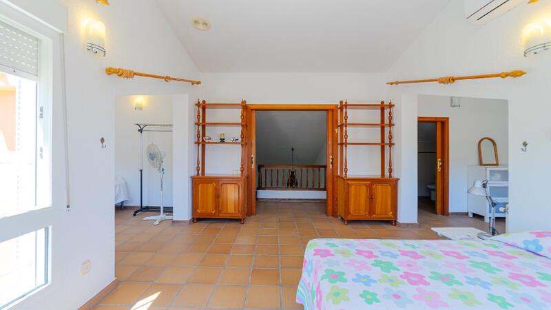 7 bedroom Villa for sale
