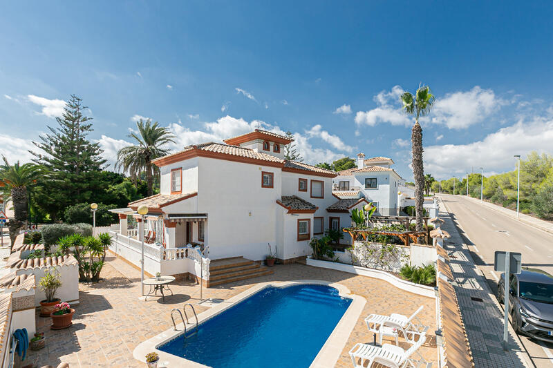 4 bedroom Villa for sale